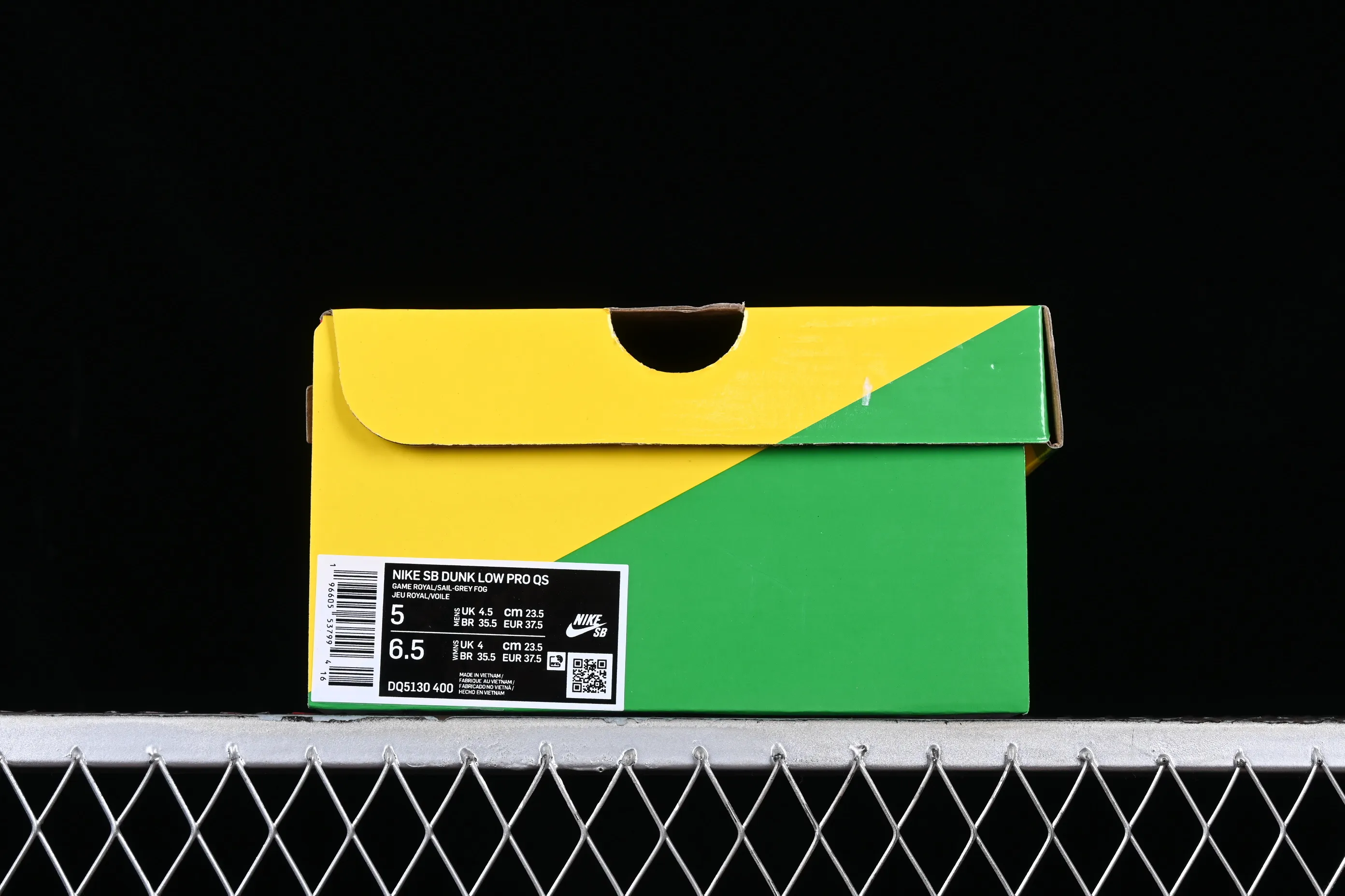All categories Nk SB Dunk series Nk SB Dunk Low low-top sneakers F version Fly Streetwear x Nk SB Dunk Low joint model SB dunk series low-top casual sports skateboard shoes DQ5130-400